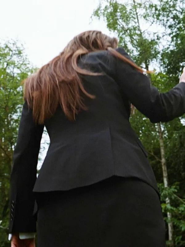 Bugonia Emma Stone Black Blazer