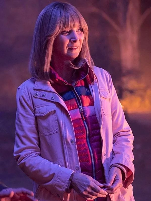 Lisa Kudrow The Parenting 2025 Pink Jacket