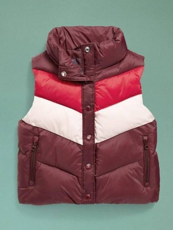 Resident Alien S04 Jenna Lamia Puffer Vest
