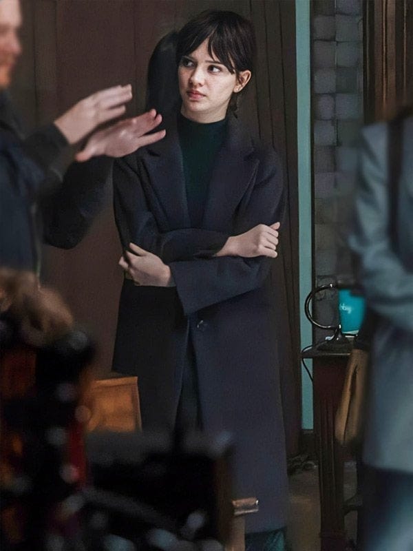 Sophie Thatcher Heretic 2024 Black Coat Sophie Thatcher Heretic 2024 Black Coat