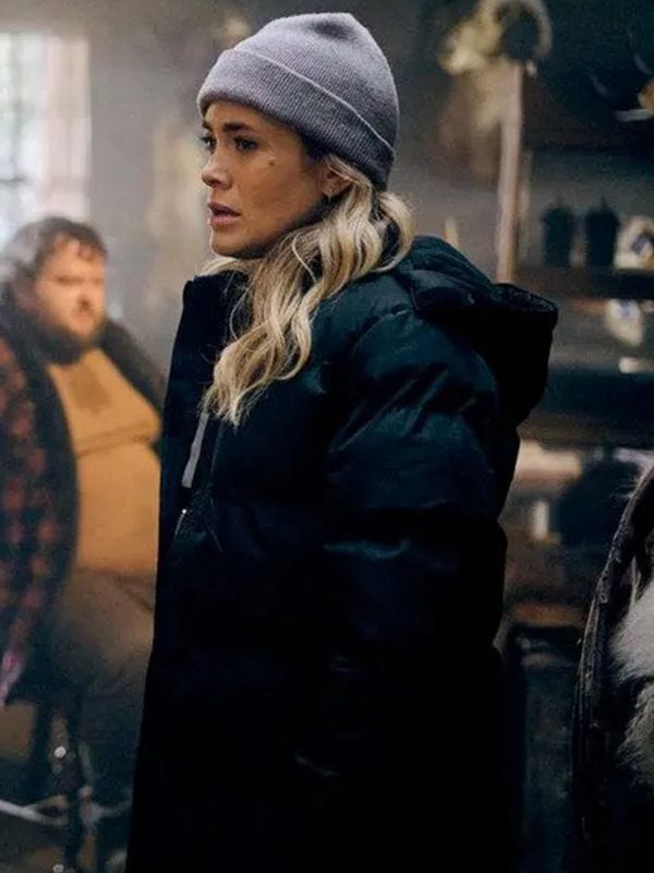 The Hunting Party S01 Melissa Roxburgh Puffer Hooded Jacket