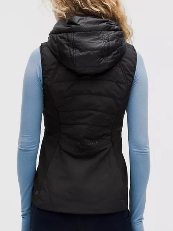The Motherhood S01 Connie Britton Black Puffer Vest