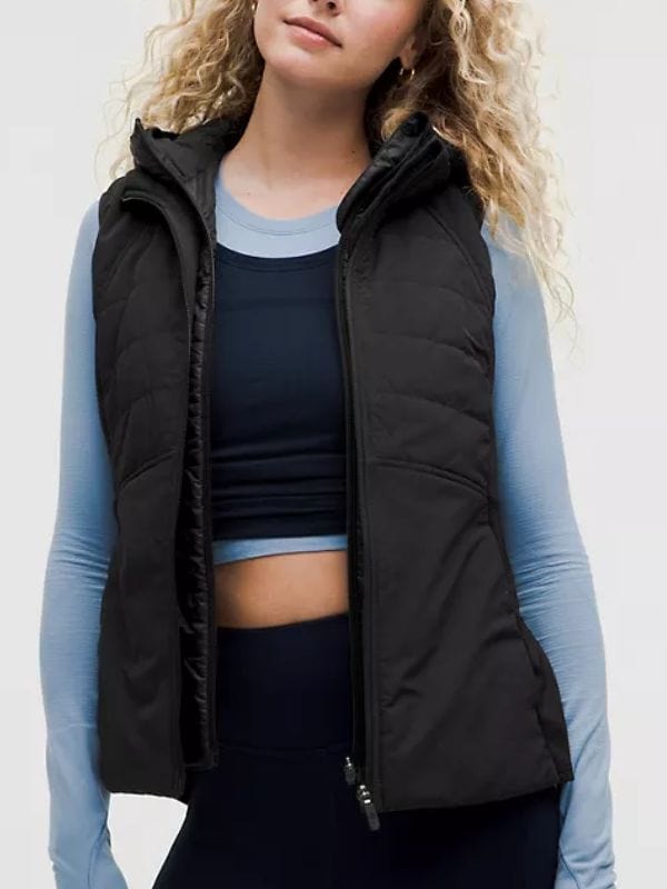 The Motherhood S01 Connie Britton Black Puffer Vest
