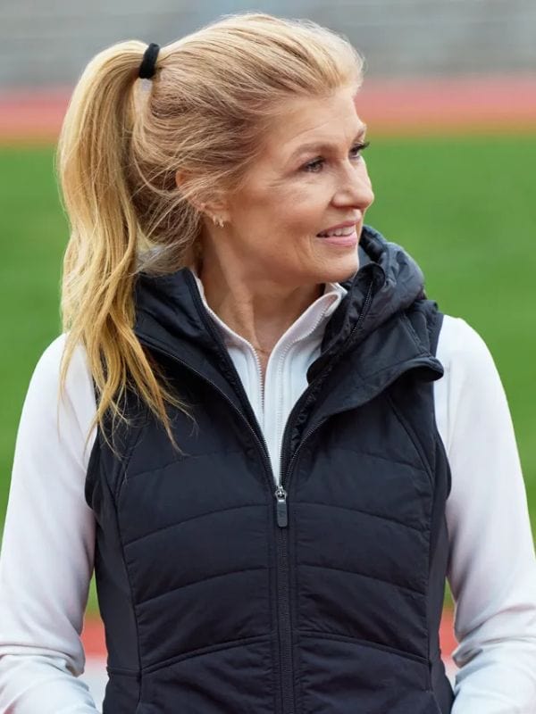 The Motherhood S01 Connie Britton Black Puffer Vest