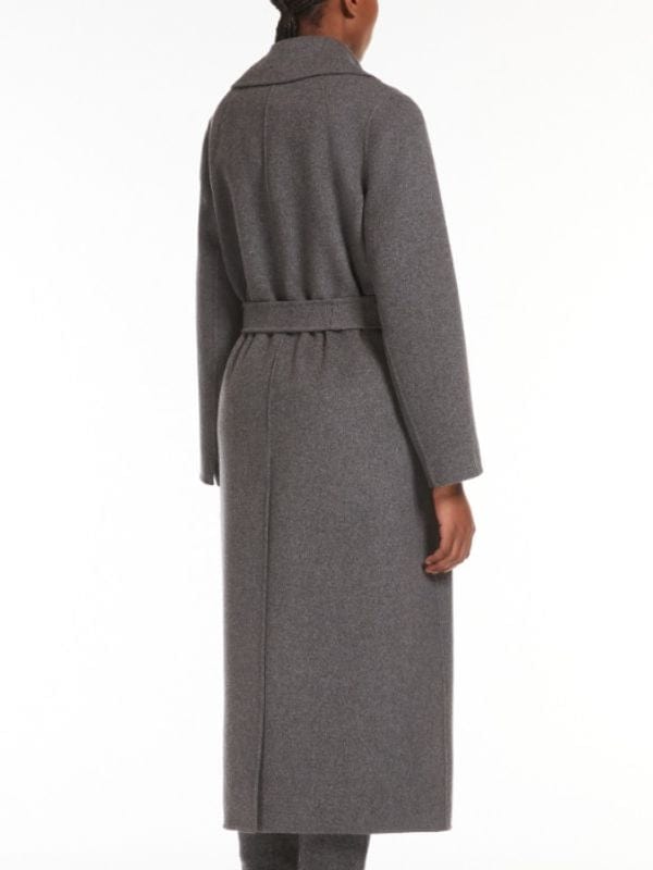 The Night Agent S02 Catherine Weaver Grey Coat