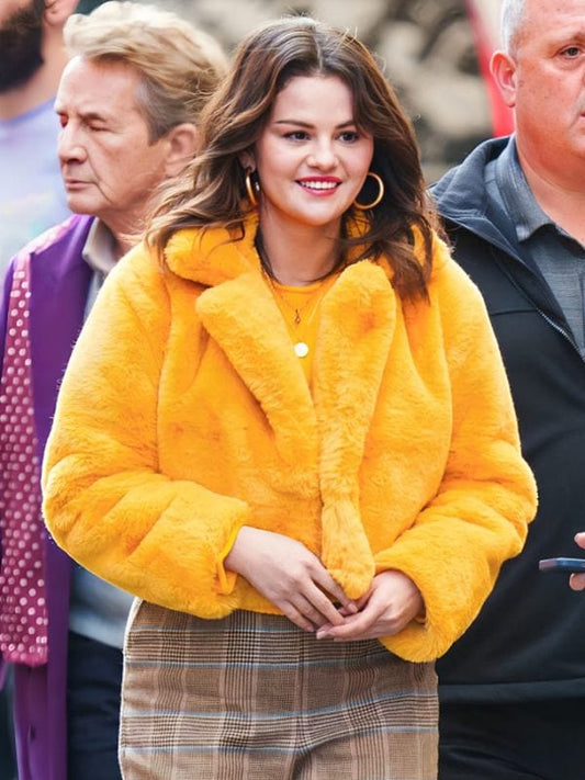 Selena Gomez Only Murders in the Building S04 Yellow Jacket