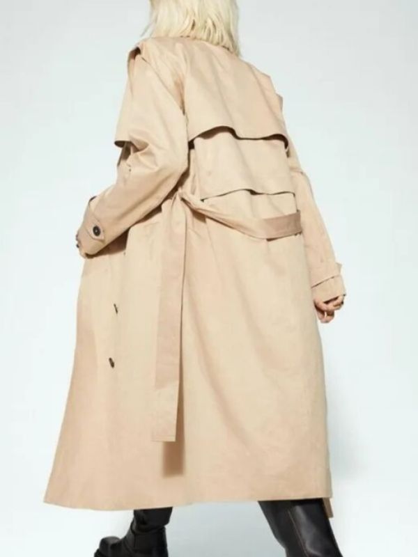 The Kardashians S05 Kourtney Kardashian Coat