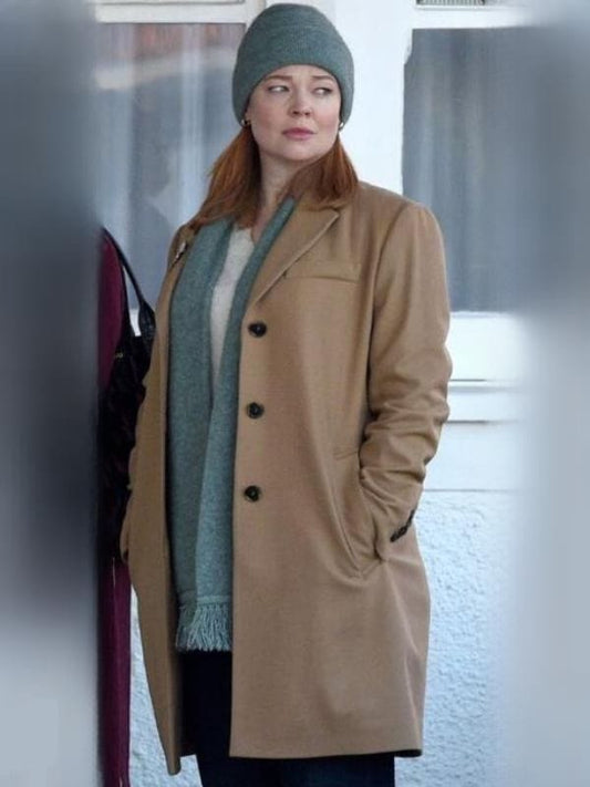 All Her Fault S01 Sarah Snook Beige Coat