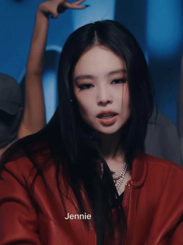 Blackpink Jennie Live Performance Red Leather Jacket – Winter Whirl