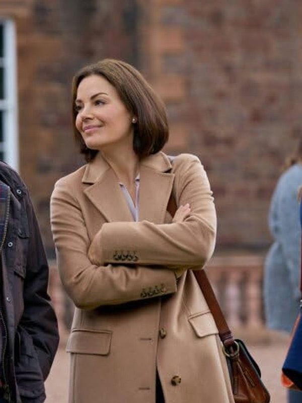 Erica Durance A Scottish Love Scheme Brown Coat
