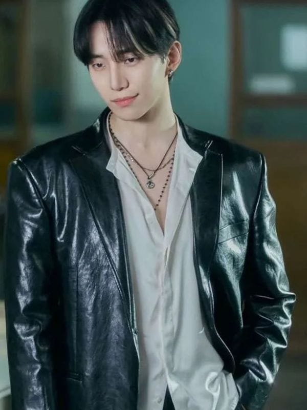 Lee Jun-ho Typhoon Family 2025 Leather Blazer Black