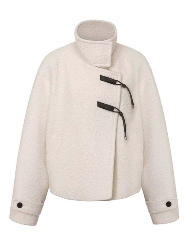 Motel California S01 Lee Se-young White Jacket