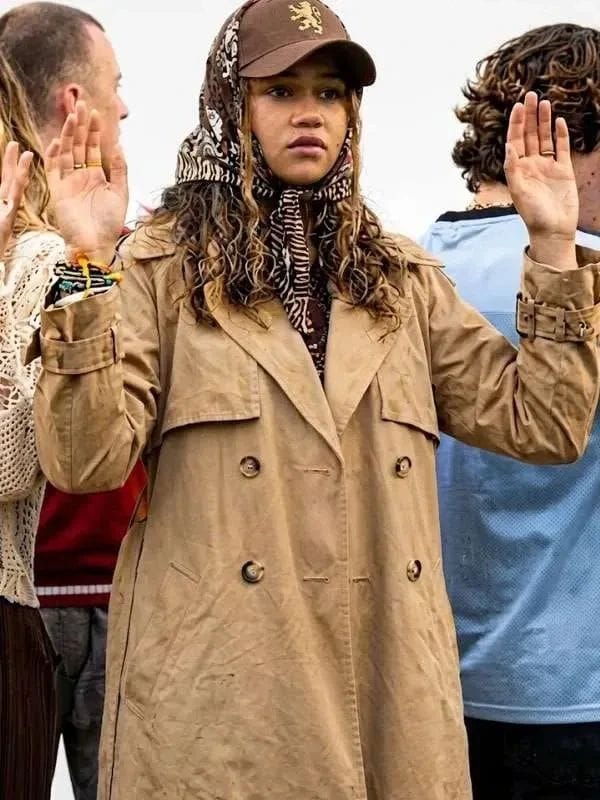 Outer Banks S05 BTS Kiara Carrera Cropped Trench Coat