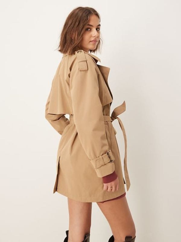 Outer Banks S05 BTS Kiara Carrera Cropped Trench Coat