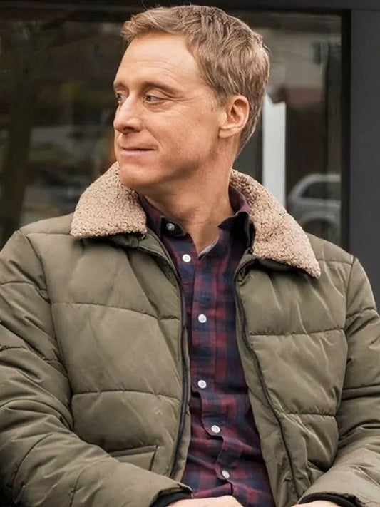Resident Alien S04 Alan Tudyk Green Jacket