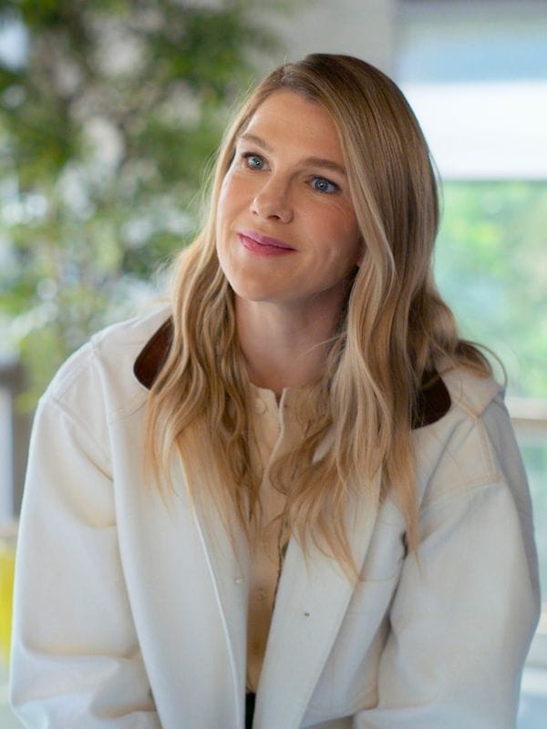 Megan Shrinking S03 Lily Rabe White Jacket