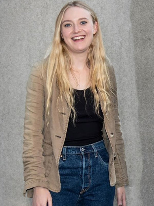 Acteur The Equalizer Dakota Fanning Brown Jacket