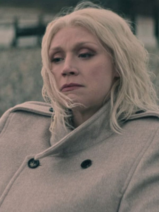 Lucifer The Sandman S02 Gwendoline Christie Beige Coat