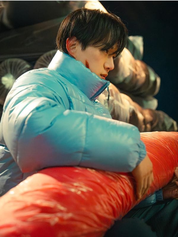 Typhoon Family S01 Lee Jun-ho Blue Puffer Jacket